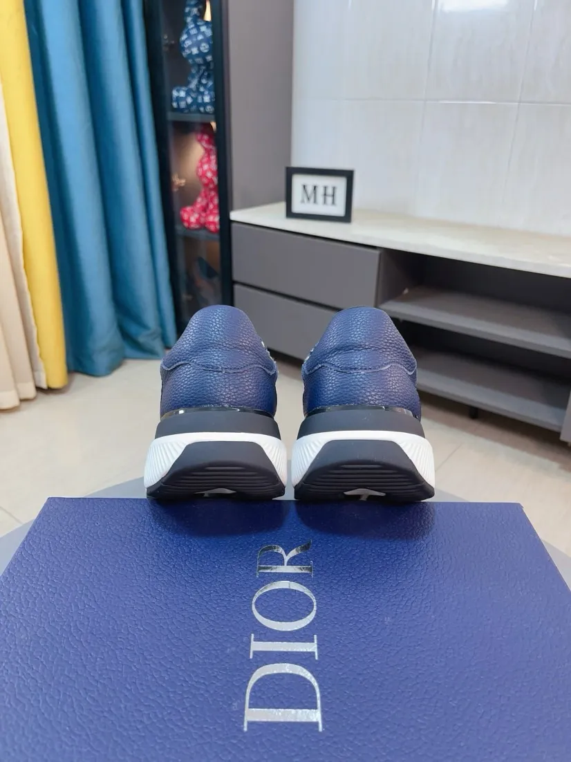Men's men's shoes 💰458🌹🌹【Dior】Best-selling official website world premiere🔝High-end men's shoes brand official website latest series: The upper is made of imported cowhide with specially designed fabrics➕Mesh breathable lining. Make walking more convenient and comfortable! Compared with the official quality, Midea’s 1:1 replica. Create a fashionable personality to set off your uniqueness! A must-have for trendy men! Classic style. Men's sizes: 38-44.